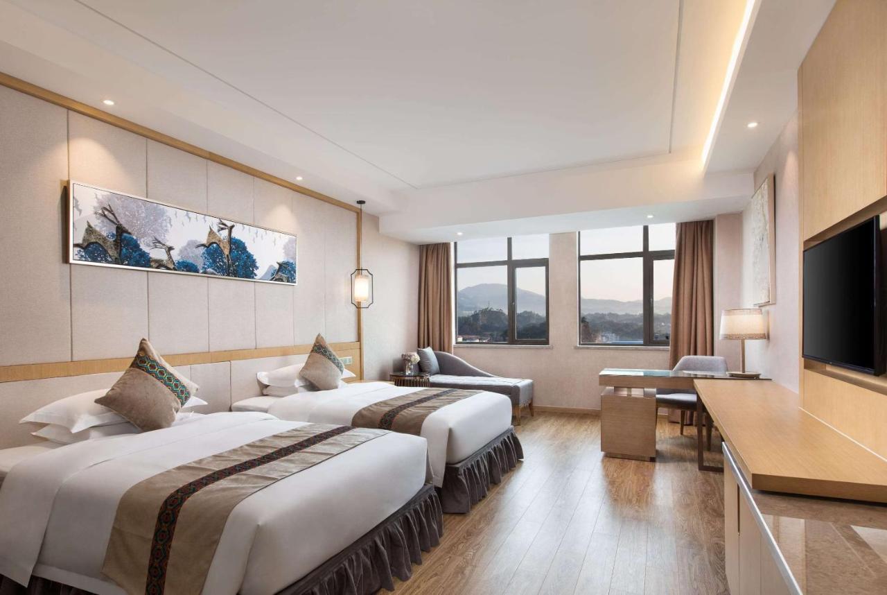 Ramada Plaza By Wyndham Enshi Hotel Eksteriør billede