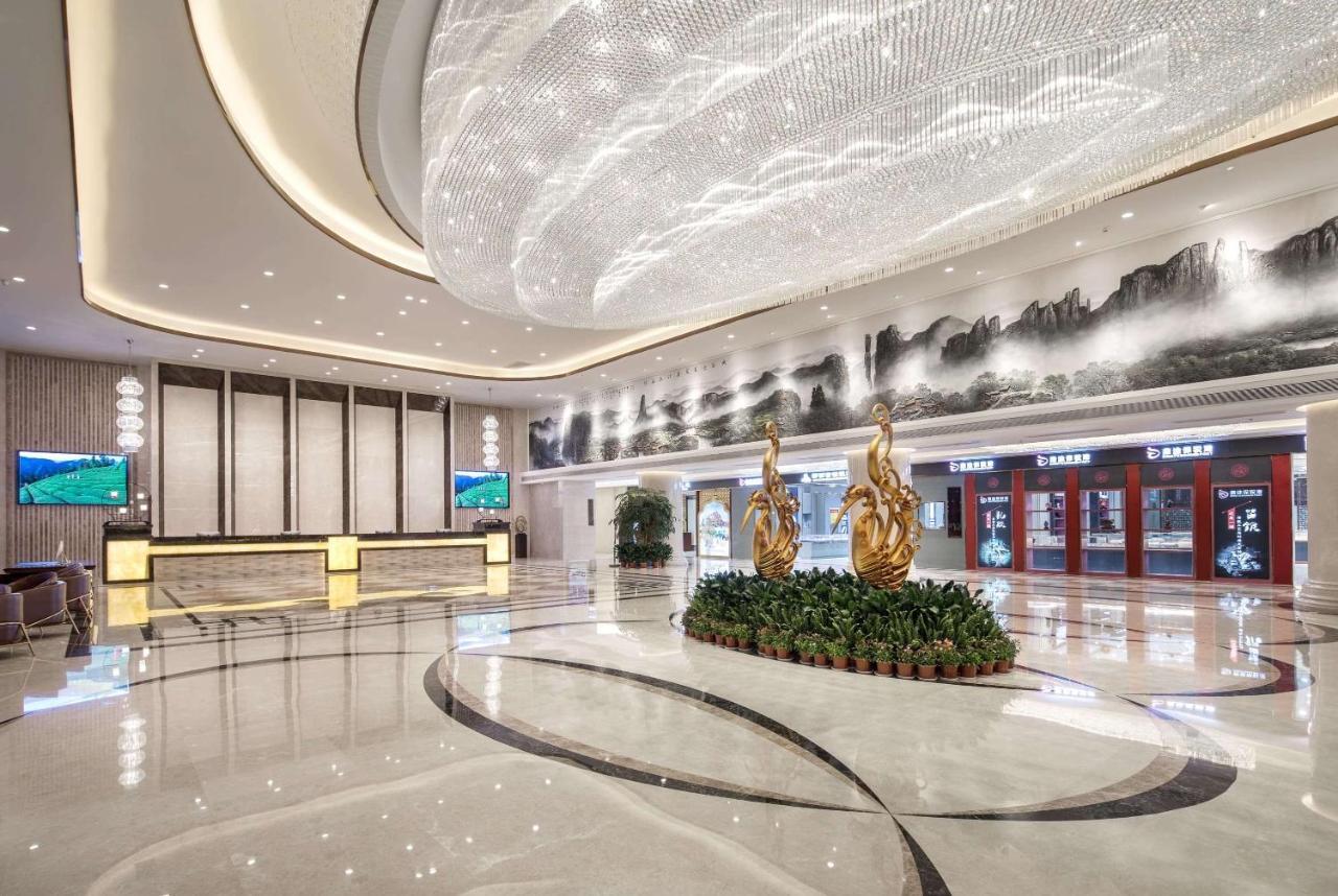 Ramada Plaza By Wyndham Enshi Hotel Eksteriør billede